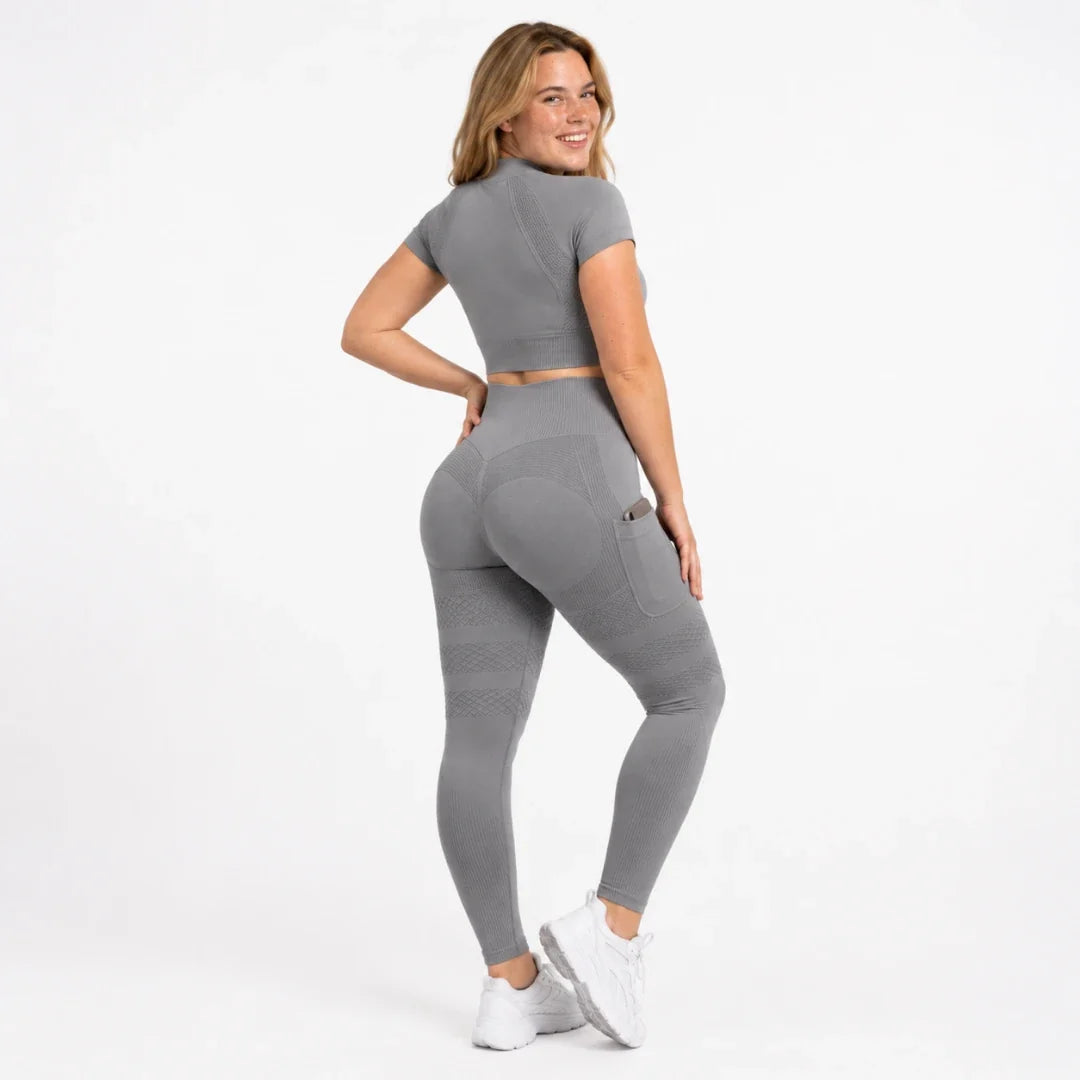 Legginsy modelujące Velunara prezentowane na modelce