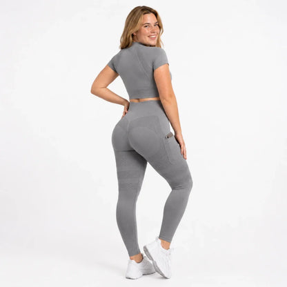Legginsy modelujące Velunara prezentowane na modelce